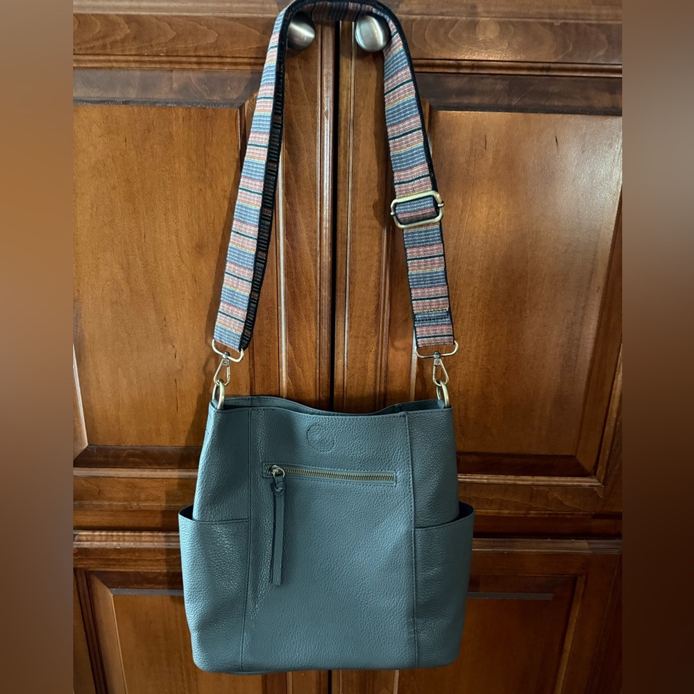 Joy Susan Kayleigh Side Pocket Bucket Bag 3-Pc Combo in Charcoal + Guitar Strap - Picture 4 of 16